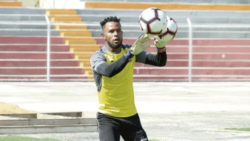 Carlos Cáceda en lista final de Copa América Carlos Cáceda en lista final de Copa América