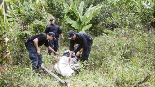 Hallan los cuerpos de dos menores violadas y asesinadas en el Vraem