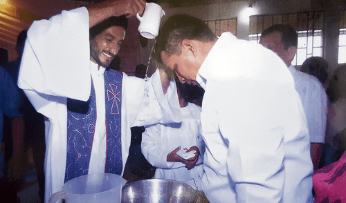 “El padre Marco me llevaba a su oficina y me violaba” “El padre Marco me llevaba a su oficina y me violaba”