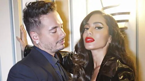 J Balvin y Anitta hacen 'poses hot' en silla al cantar 'Downtown' [FOTOS + VIDEO]