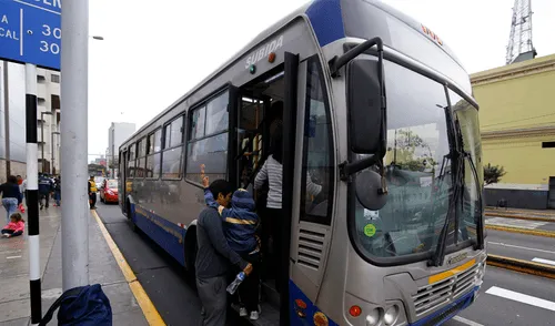 Estudiantes ya deben tramitar las nuevas tarjetas de los corredores