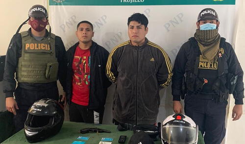 Dos hombres fueron capturados en poder de un arma de fuego. Dos hombres fueron capturados en poder de un arma de fuego.