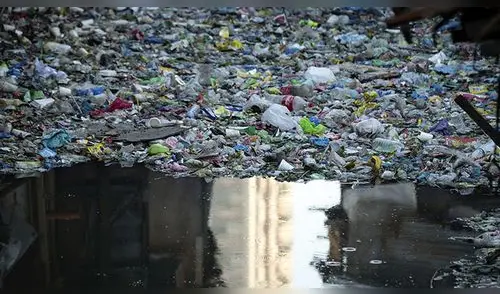 Presidente de Filipinas ordena enviar de vuelta a Canadá toneladas de basura