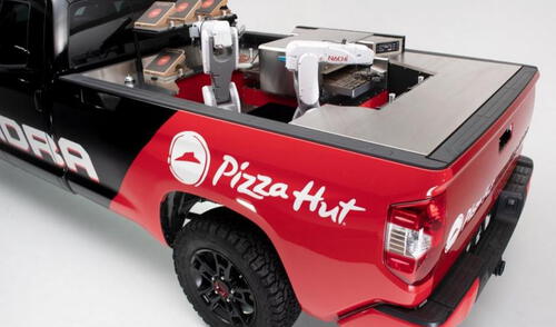 Pizza Hut y Toyota se unen para preparar y entregar pizzas en tiempo récord