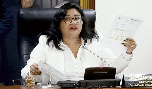 En la mira. Janet Sánchez ahora cuenta con el apoyo de su bancada y del aprofujimorismo.