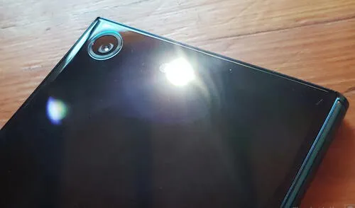 Además de silbar, puedes prender la linterna agitando el teléfono. Foto: El Androide Libre ¿Cómo activar la linterna de tu smartphone usando un silbido?