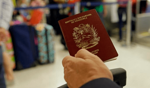 Venezuela: pasaporte cuesta hasta 5500 dólares en el mercado negro Venezuela: pasaporte cuesta hasta 5500 dólares en el mercado negro