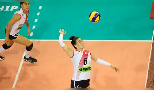 Perú perdió 3-0 ante Italia y se despidió del sueño del Mundial Sub 18 Perú perdió 3-0 ante Italia y se despidió del sueño del Mundial Sub 18