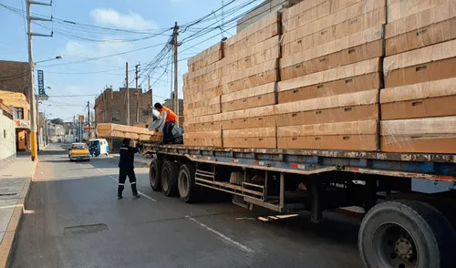 Municipalidad de Ica dona 120 ataúdes de cartón. Foto: Facebook Municipalidad de Ica dona 120 ataúdes de cartón. Foto: Facebook