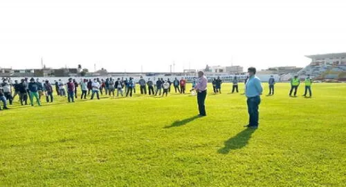 Estadio de Lambayeque es usado para reuniones con pobladores.
