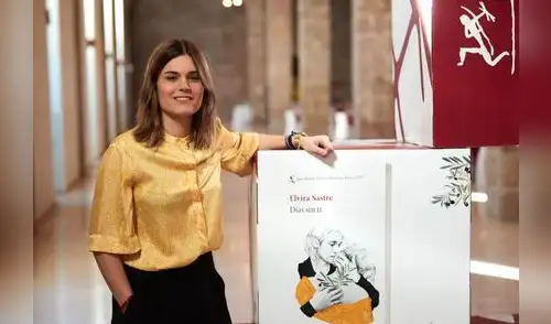 Poeta española Elvira Sastre recibe el 61° Premio Biblioteca Breve