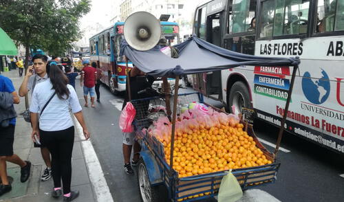 Ambulantes invaden avenida abancay