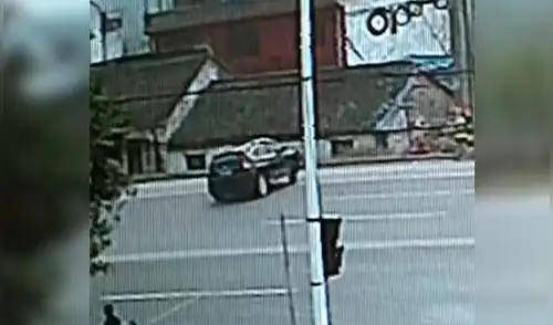 En YouTube es un misterio accidente de vehículo que termina en una azotea