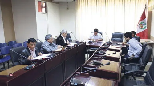 Procesos a exdirectores de UGEL se lleva a paso de tortuga