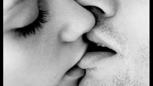 'Beso francés', vía de contagio de la gonorrea según estudio científico