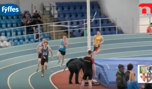 YouTube: Estuvo a segundos de ganar la carrera pero ocurrió un hecho insólito | VIDEO