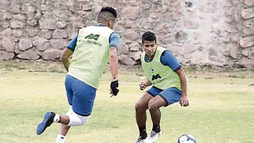 POSICIÓN. Edson Espinoza juega como lateral derecho.