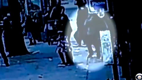 El momento en el que Leonard caminaba por el barrio Bronx de Nueva York. Foto: captura de pantalla Estados Unidos.