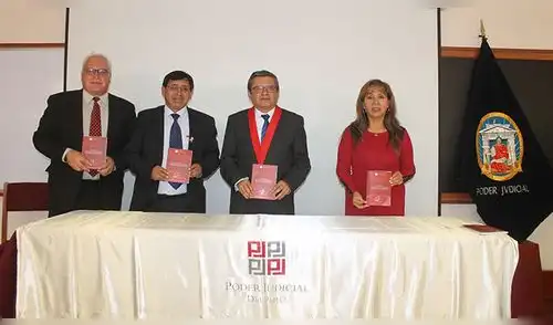 Personas con sordera ahora cuentan con manual de señas para seguir sus juicios Personas con sordera ahora cuentan con manual de señas para seguir sus juicios