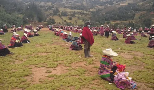 La población de Incahuasi se organiza en la lucha contra la pandemia con centros de aislamiento. Foto: La República