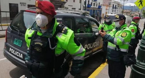 La autoridad policial reportó que, de 11.000 llamadas diarias, 7.000 son falsas. Foto: PNP
