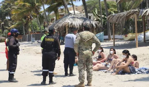El titular de la DCET aclaró que la restricción solo prohíbe las actividades dentro de las playas. Foto: Andina. El titular de la DCET aclaró que la restricción solo prohíbe las actividades dentro de las playas. Foto: Andina.