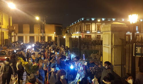 Muchas personas acudieron para orar por temas de salud. Foto: Gianella Aguirre/URPI-GLR