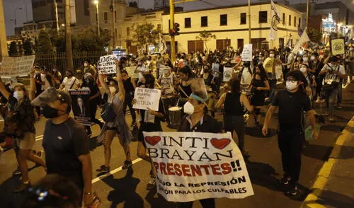 Manifestantes recorren las principales calles del Centro Histórico. Foto: Antonio Melgarejo/La República