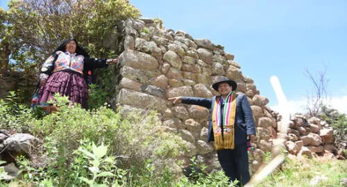 El pasadizo está cubierto con tierra, piedras y a su alrededor existen habitaciones de piedra. Foto: Liubomir Fernández / La República.