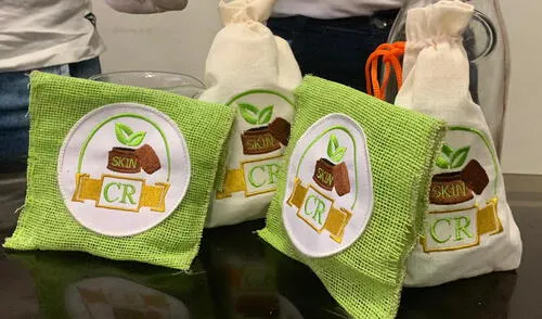 Con el premio obtenido, los estudiantes podrán formalizar su marca e iniciar su propio negocio. Foto: UTP Con el premio obtenido, los estudiantes podrán formalizar su marca e iniciar su propio negocio. Foto: UTP