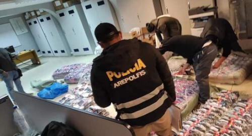 La Policía comunicó de la intervención a la Fiscalía Especializada en Delitos Aduaneros. Foto: Policía Nacional La Policía comunicó de la intervención a la Fiscalía Especializada en Delitos Aduaneros. Foto: Policía Nacional