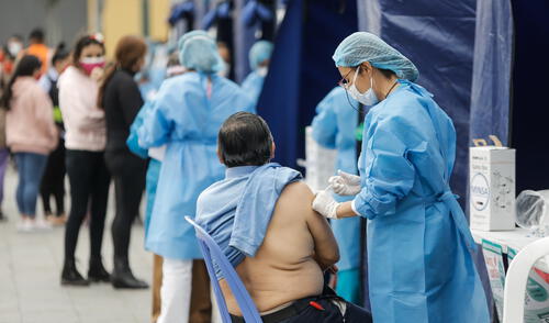 Los expertos advierten que no hay suficiente personal médico y de enfermería para la vacunación contra el coronavirus. Foto: La República. Los expertos advierten que no hay suficiente personal médico y de enfermería para la vacunación contra el coronavirus. Foto: La República.