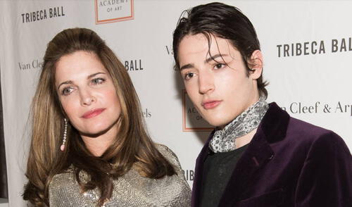 Stephanie Seymour junto a su hijo Harry Brant. Foto: Agencia AFP