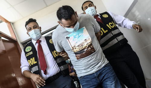 'Loco Aroni' siendo trasladado por la PNP tras ser capturado. Foto: Aldair Mejia - La República