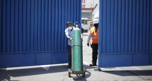 Empresas privadas comercializan el oxígeno medicinal a diversos precios en Arequipa. Foto: Rodrigo Talavera / La República.