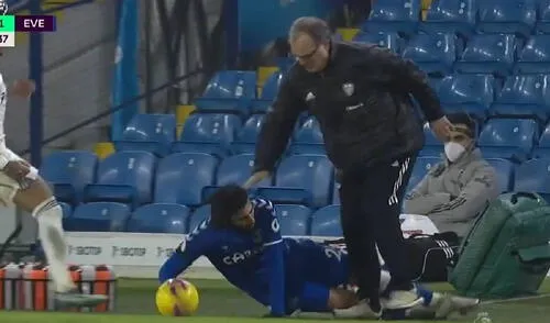 Marcelo Bielsa y André Gomes protagonizaron un curioso momento. Foto: captura/ESPN