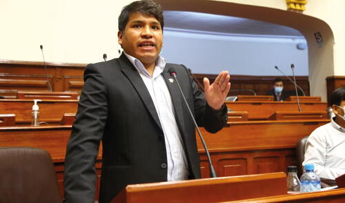Quispe reemplaza a Lenin Checco como vocero de la bancada FA. Foto: Congreso Quispe reemplaza a Lenin Checco como vocero de la bancada FA. Foto: Congreso