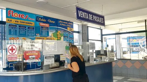 Pasajeros buscan cupos para viajar a ciudades del sur. Foto: La República.