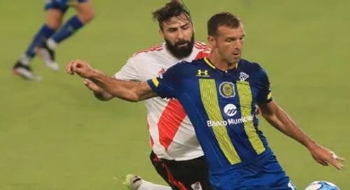 River Plate vs. Rosario Central juegan en el estadio 'Monumental'. Foto: EFE
