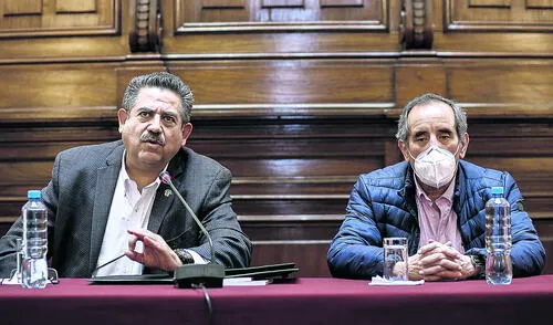 Merino y Burga. Plantearon moción, pero no explicaron la viabilidad técnica de la prueba. Foto: Antonio Melgarejo/ La República