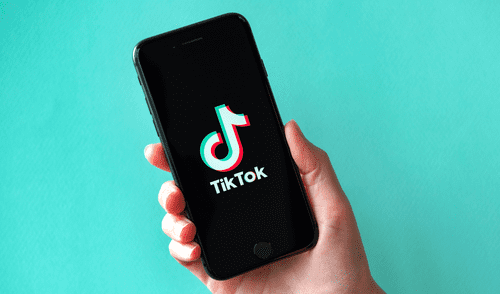 TikTok también incluirá herramientas para generar conciencia y detectar señales de advertencia. Foto: Alamy