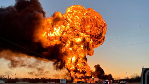 El incendió ocurrió a las 6.40 de la mañana. Foto: KXXV-TV