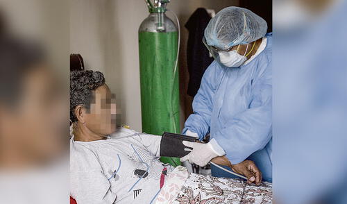 Alternativa. La familia Izaguirre optó por tratar al patriarca de la casa en su habitación. Foto: John Reyes / La República