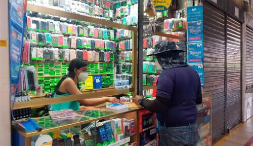 Comerciantes necesitan generar más ingresos para sustentar sus hogares. Foto: Maria Pía Ponce / URPI - GLR