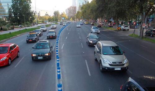 Los propietarios de automóviles particulares tendrán este mes de marzo para pagar el permiso de circulación 2021. Foto: El Mercurio