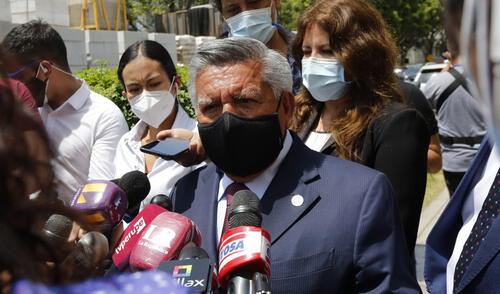 César Acuña exhortó al presidente Francisco Sagasti a que privados puedan adquirir vacunas contra la COVID-19. Foto: Carlos Félix / La República César Acuña exhortó al presidente Francisco Sagasti a que privados puedan adquirir vacunas contra la COVID-19. Foto: Carlos Félix / La República