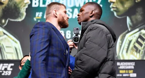 Adesanya vs Blachowicz pelean por el título semicompleto de UFC. Foto: UFC