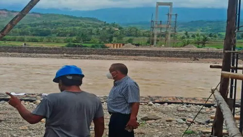 Gobernador Oscar Altamirano inspeccionó construcción de puente. Foto: Gobierno Regional de Amazonas