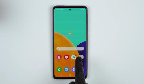 El Galaxy A52 5G tendrá una pantalla AMOLED de 6,5 pulgadas con resolución Full HD+. Foto: captura del canal de YouTube Moboaesthetics