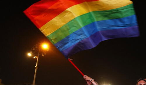 La Eurocámara apreció que estas “zonas libres de LGBTIQ” son solo una parte del “aumento de la discriminación y los ataques” que el colectivo sufre. Foto: AFP